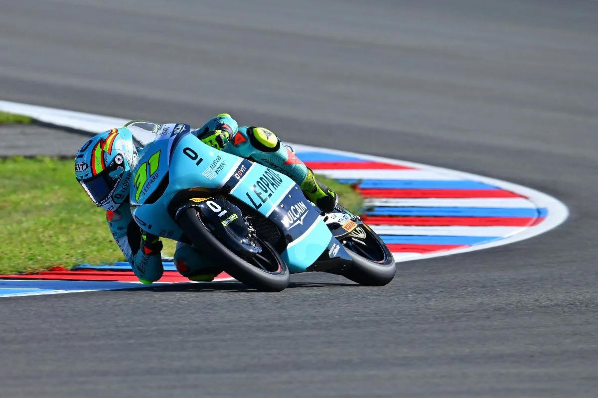 Lorenzo Savadori race in CzechGP 2025